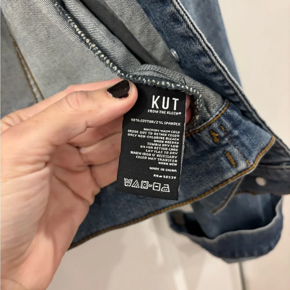 KUT from the Kloth Women’s Classic Blue Denim Jacket Size M Helena Jean jacket - Picture 6 of 9